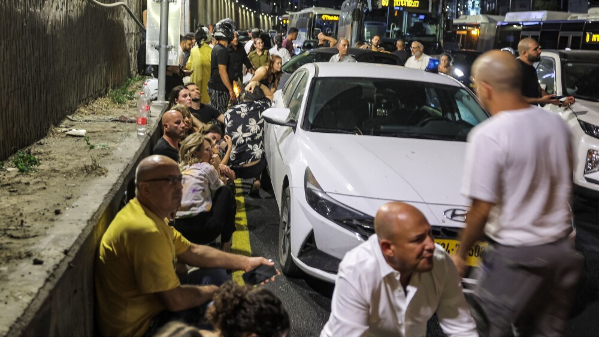 ATAQUES A TIROS DEIXAM PELO MENOS  OITO MORTOS NO METRÔ  EM TEL AVIV