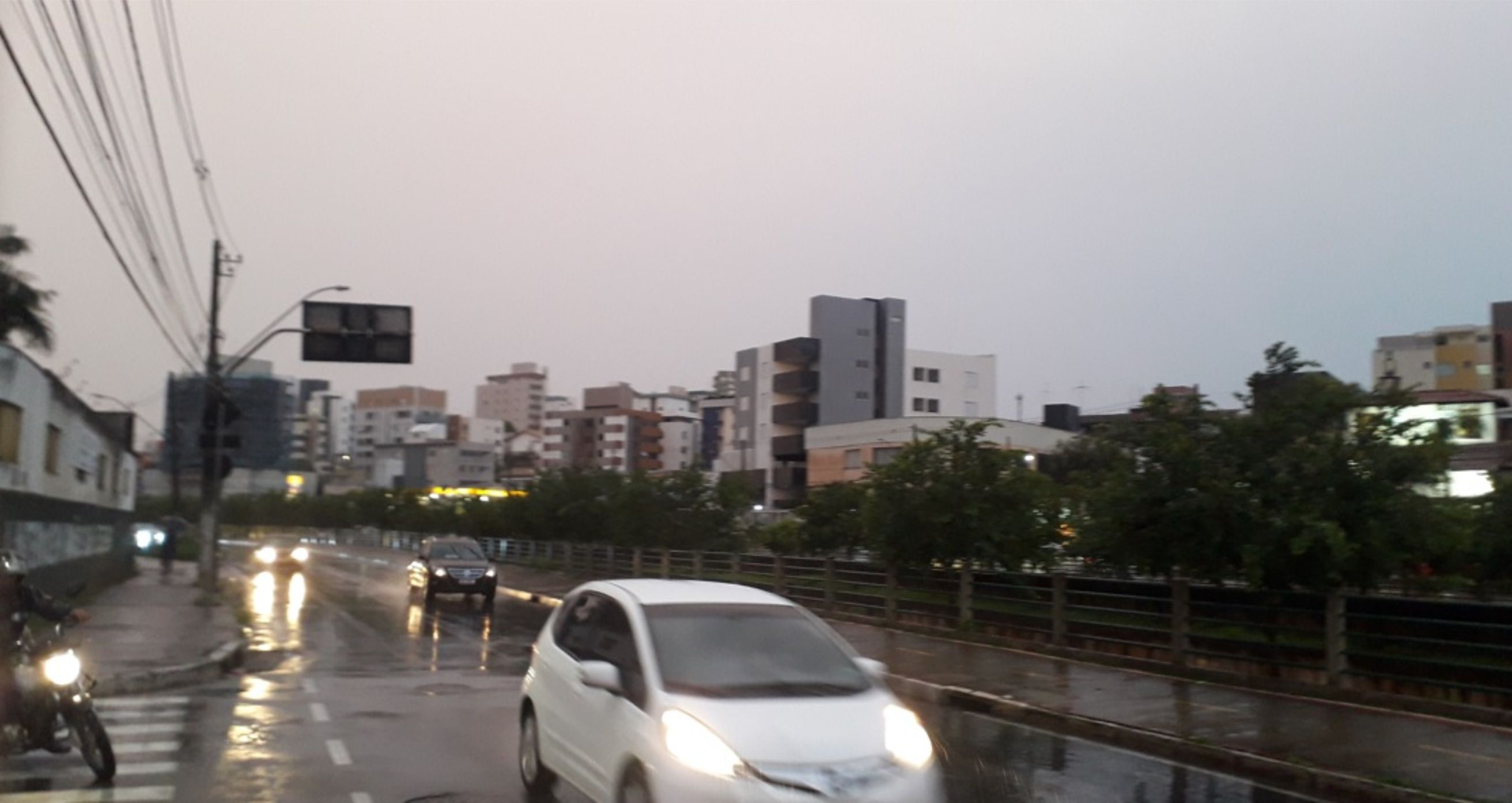 CHOVEU E O TEMPO MUDA EM BETIM E OUTRAS REGIÕES