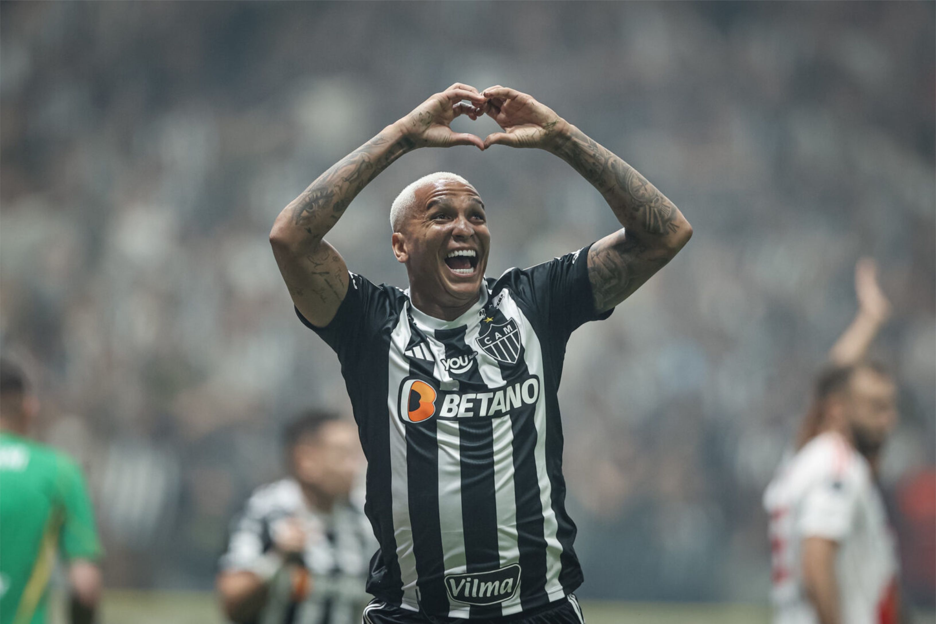 COM SHOW DE DEYVERSON, GALO GOLEOU O RIVER PLATE E ESTÁ PERTO DA FINAL DA LIBERTADORES