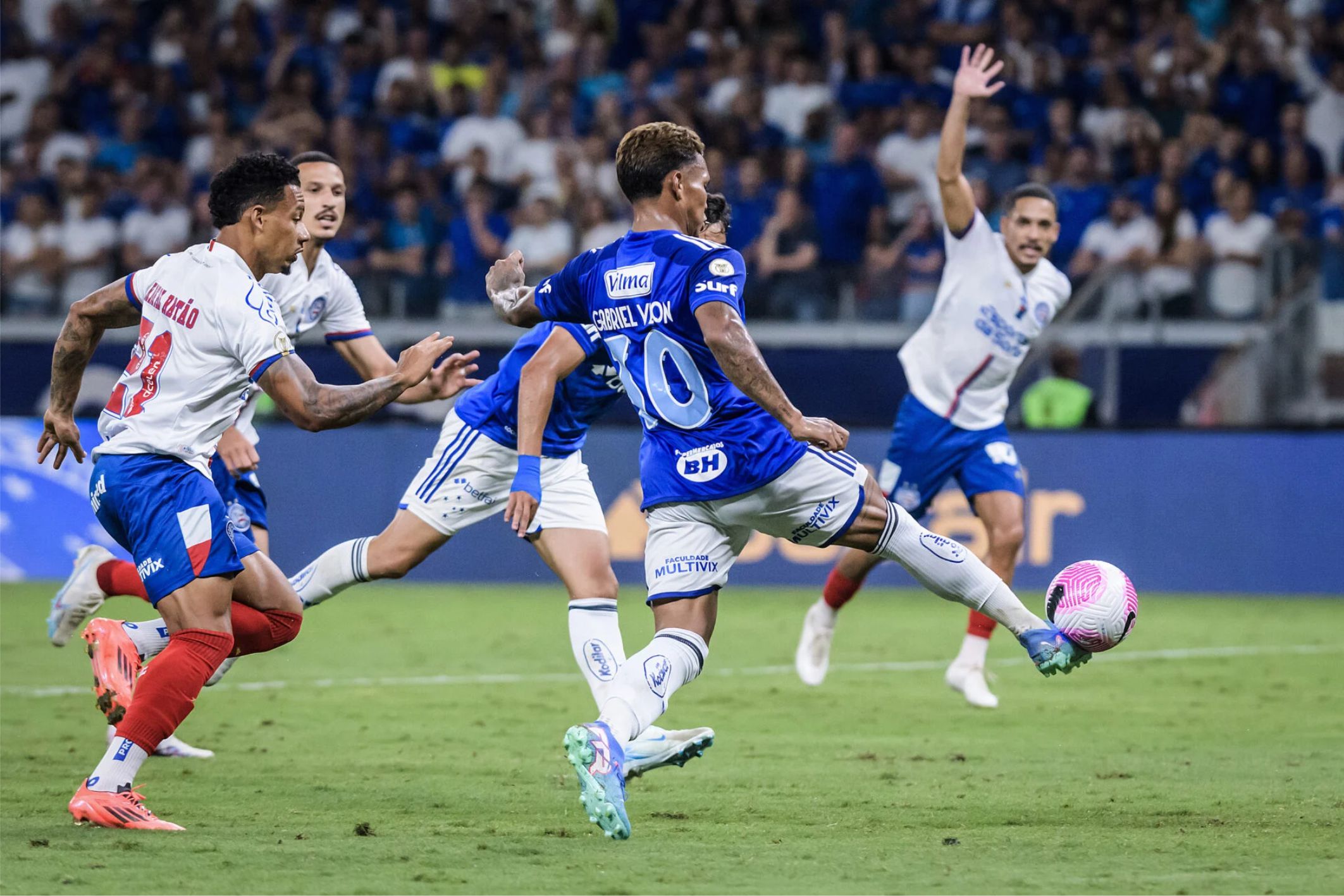 CRUZEIRO EMPATA COM BAHIA E SEGUE SEM VENCER NA ERA DINIZ